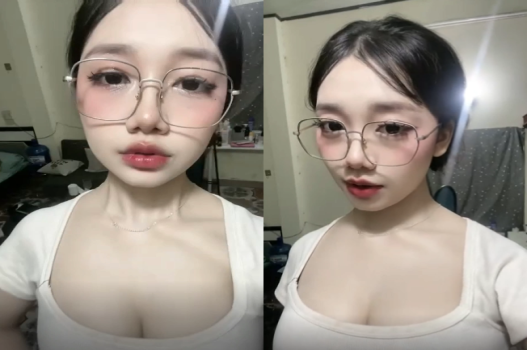 xem phim sex l** to Thằng da đen nhét cu lút cán vào hai cái bím hồng hào